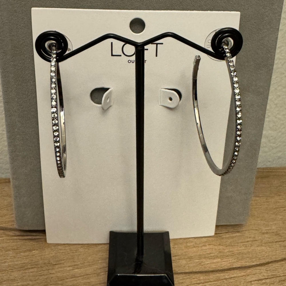 NWT Loft cristal gold hoops earrings.